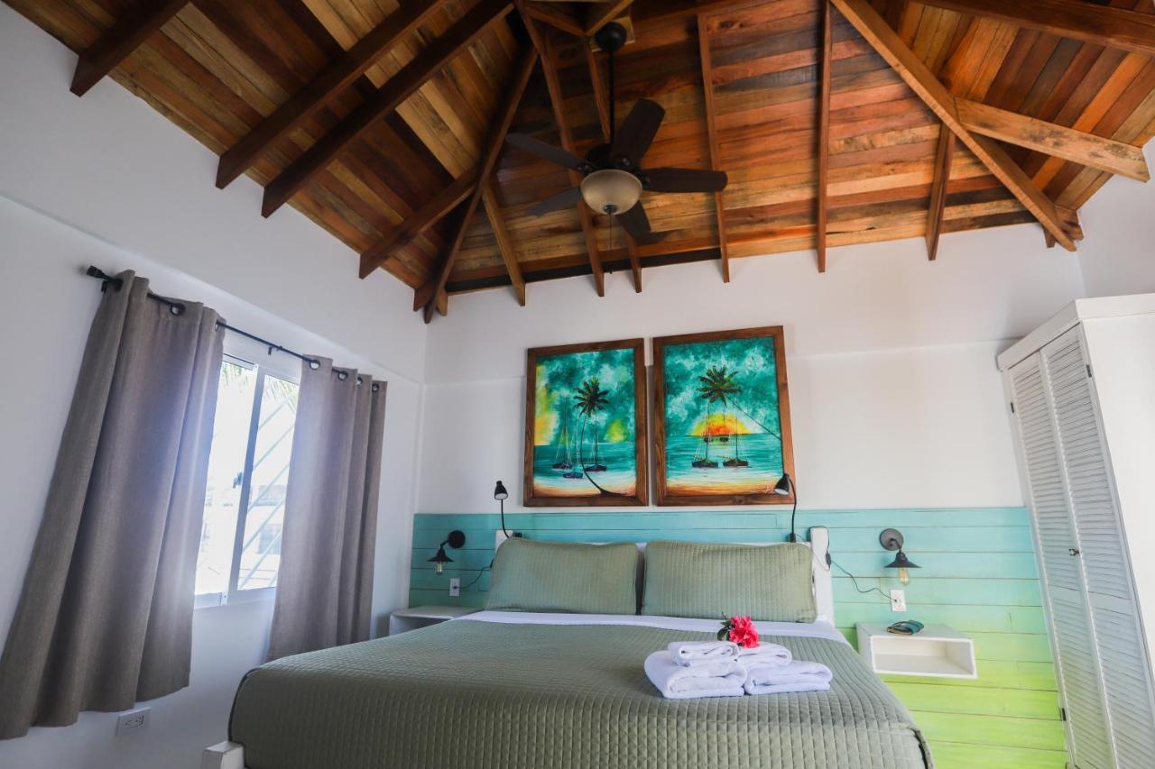 Treetops Hotel Caye Caulker Rom bilde